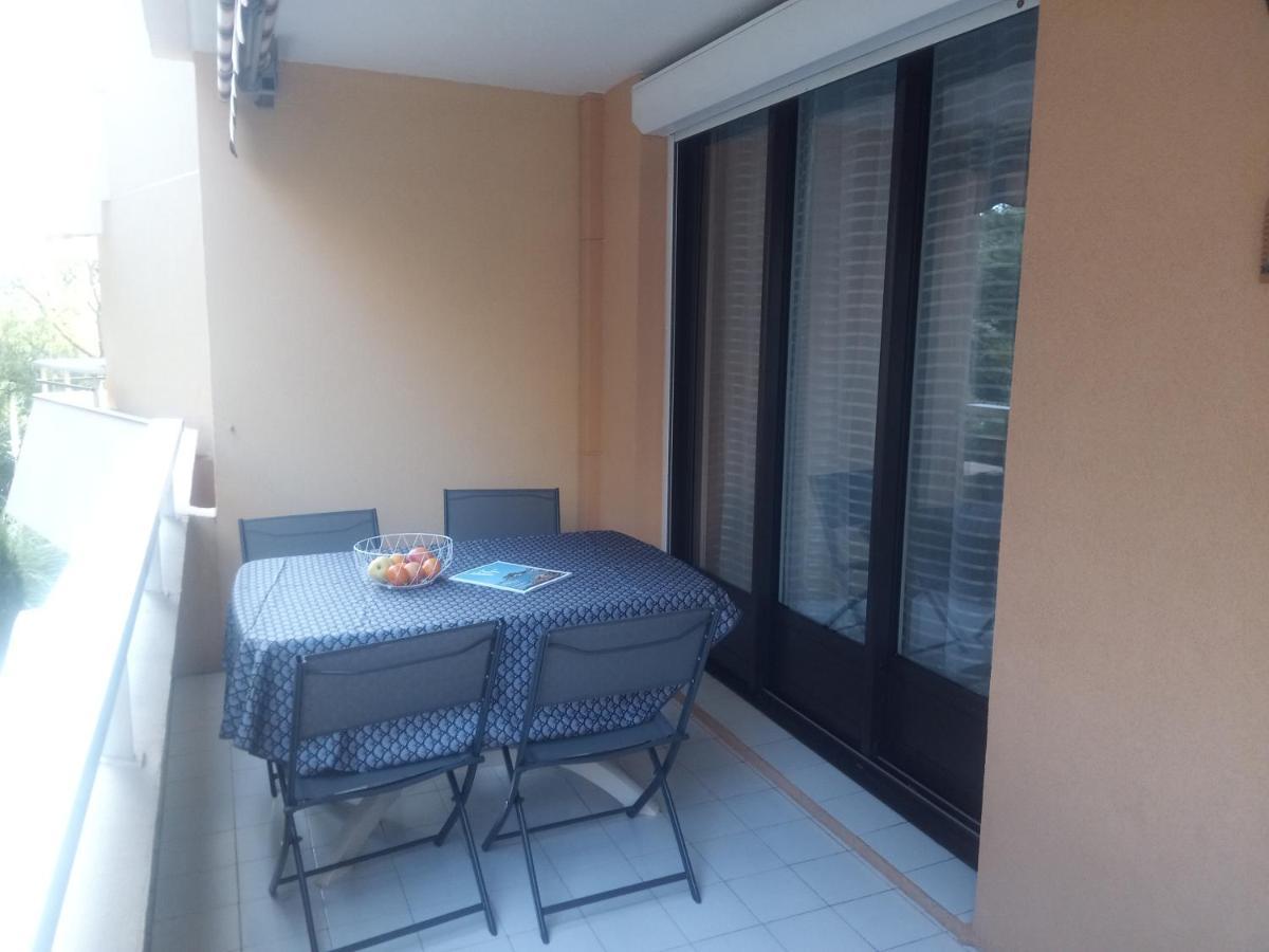 Frejus Plage, Appartement Entier , Piscine,Parking,Plage A 200M Exterior photo