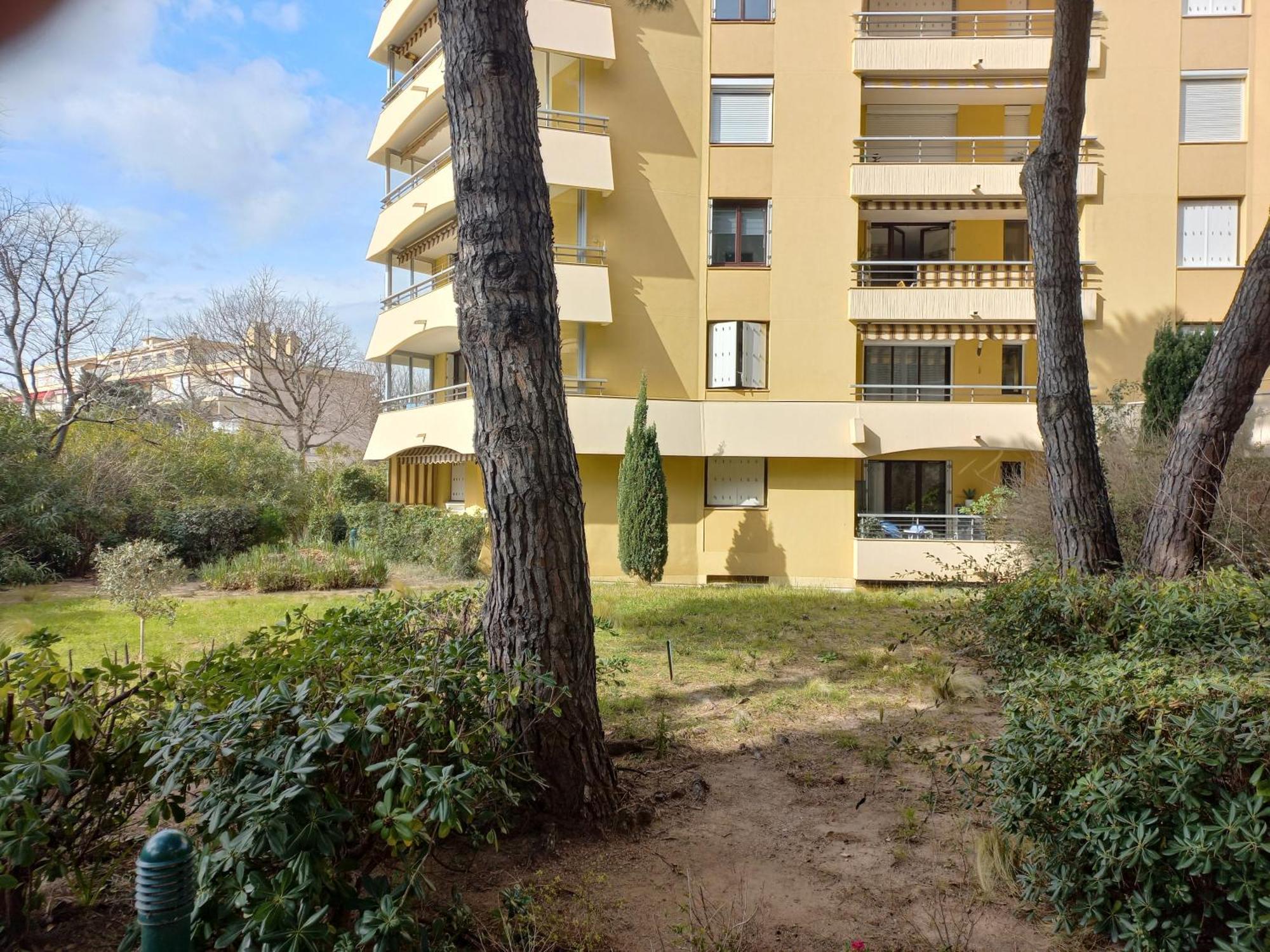 Frejus Plage, Appartement Entier , Piscine,Parking,Plage A 200M Exterior photo